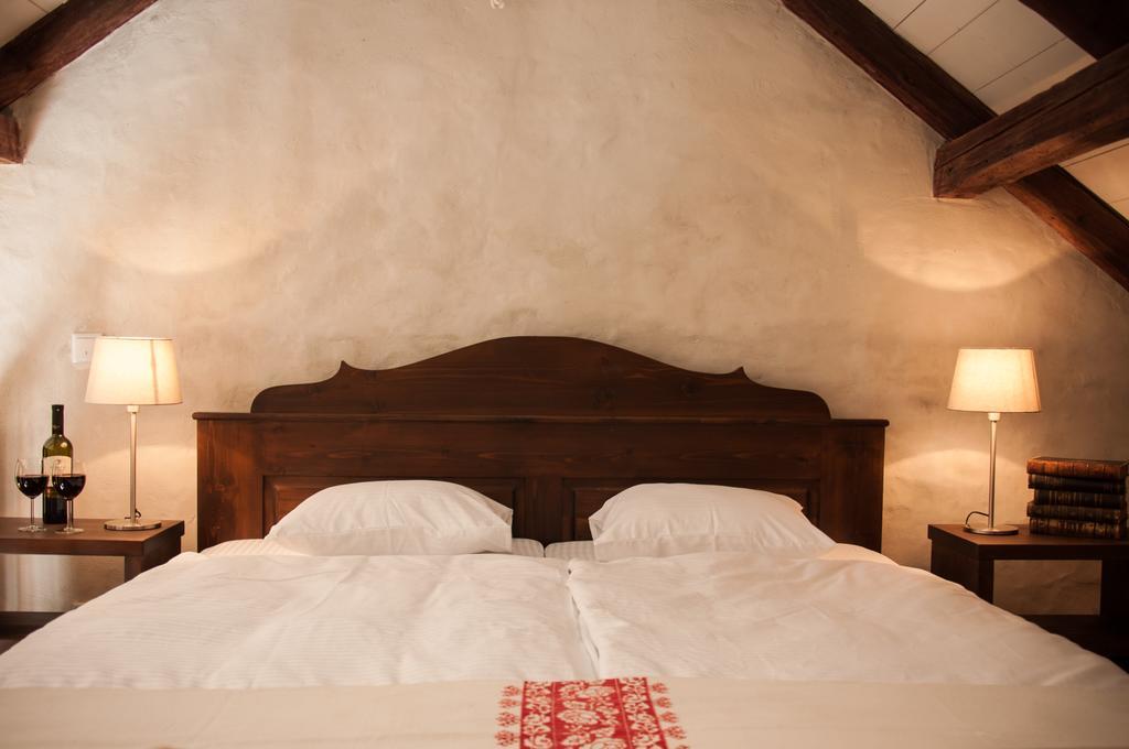 Transylvania Guesthouses Cincsor Phòng bức ảnh