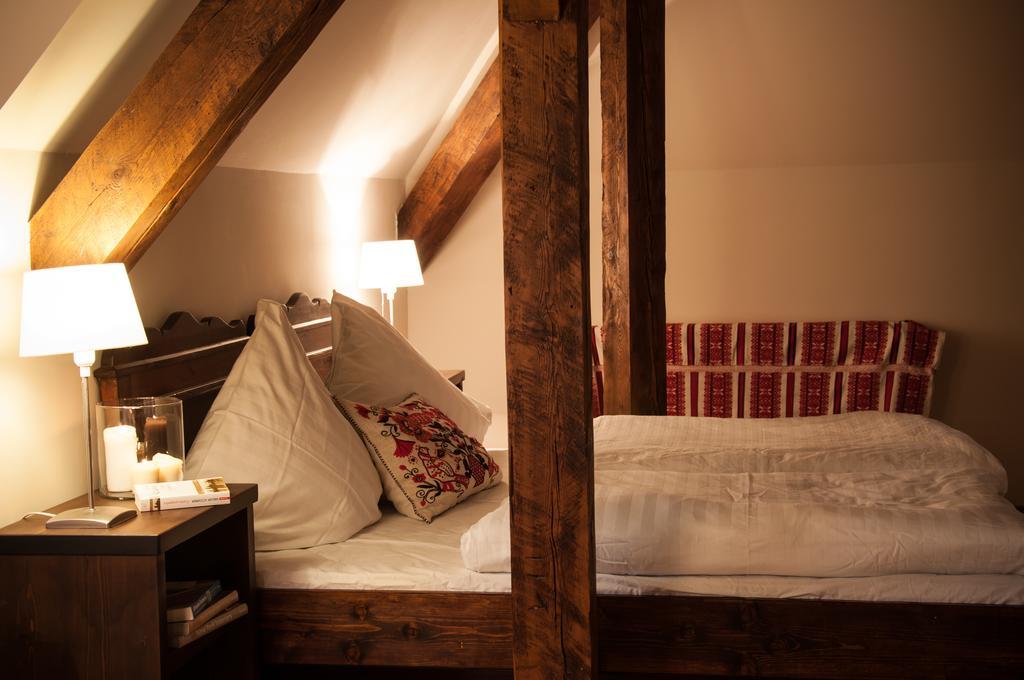 Transylvania Guesthouses Cincsor Phòng bức ảnh